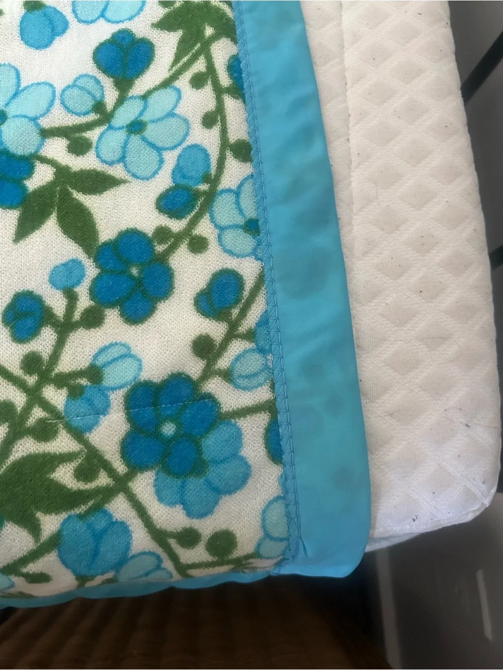 Vintage 1970s Plush Acrylic Retro Mod Floral Flower Power MCM Shinangchon Throw